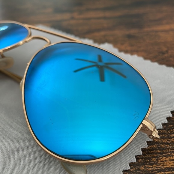 Women's Ray-Ban Aviator Polarized Sunglasses With Case - Picture 9 of 16